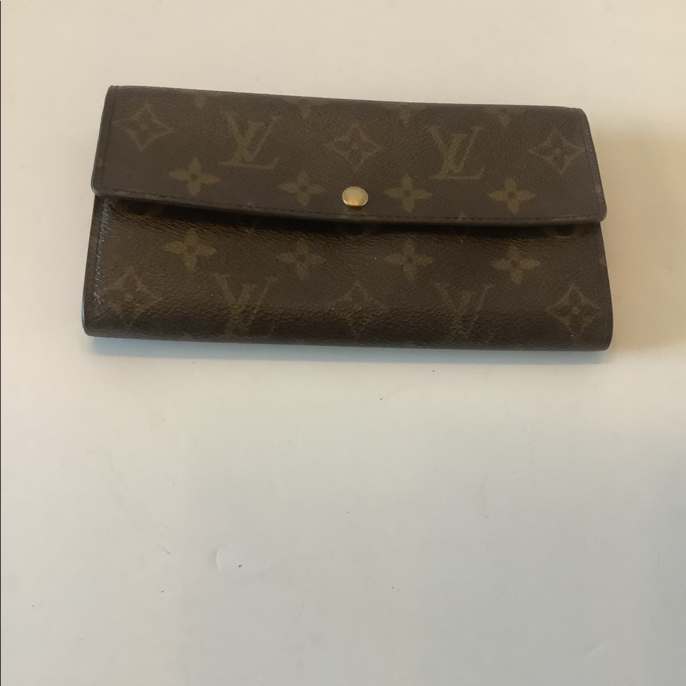 Authentic LV Sarah long wallet